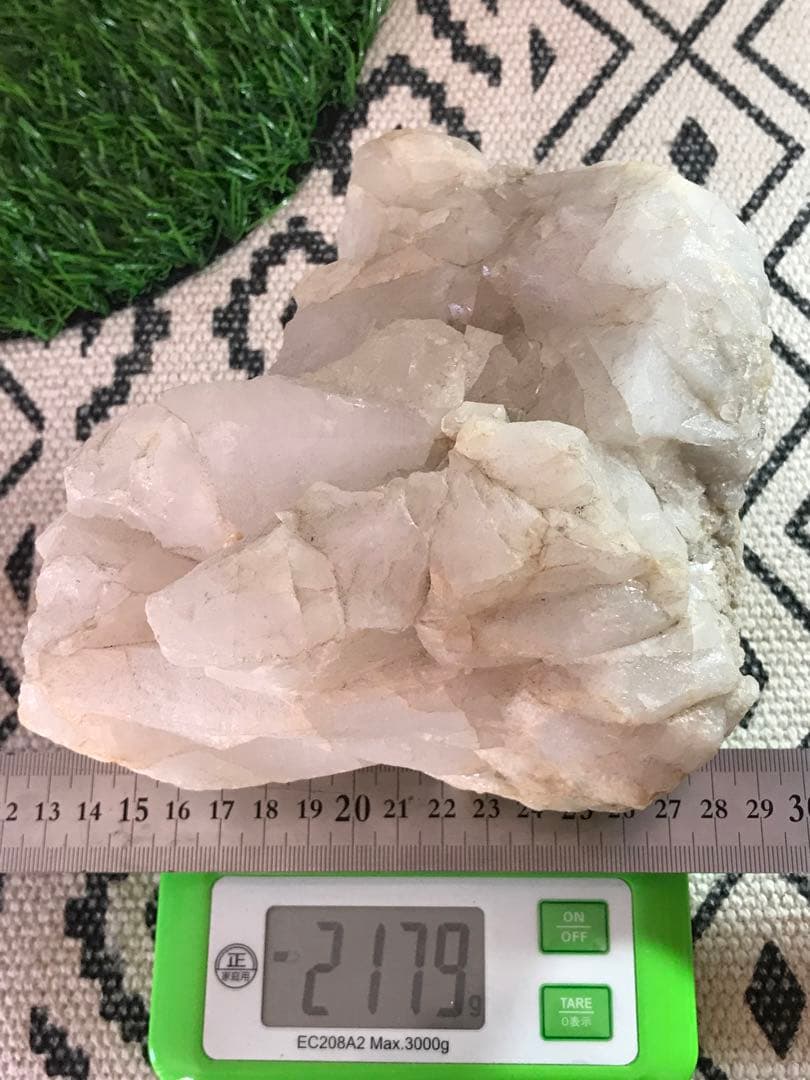 ◉約2.1kg【マダガスカル産水晶/原石】クリスタルクラスター