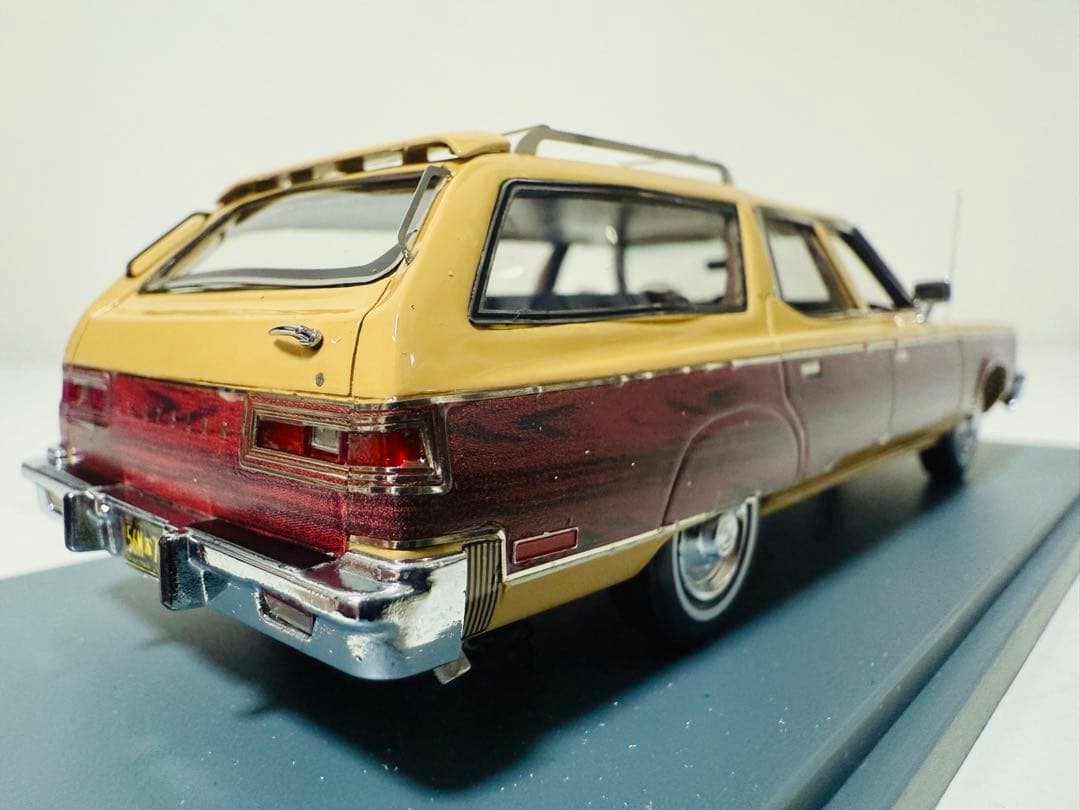 Neoネオ/Chryslerクライスラー タウン&カントリー 1/43 絶版