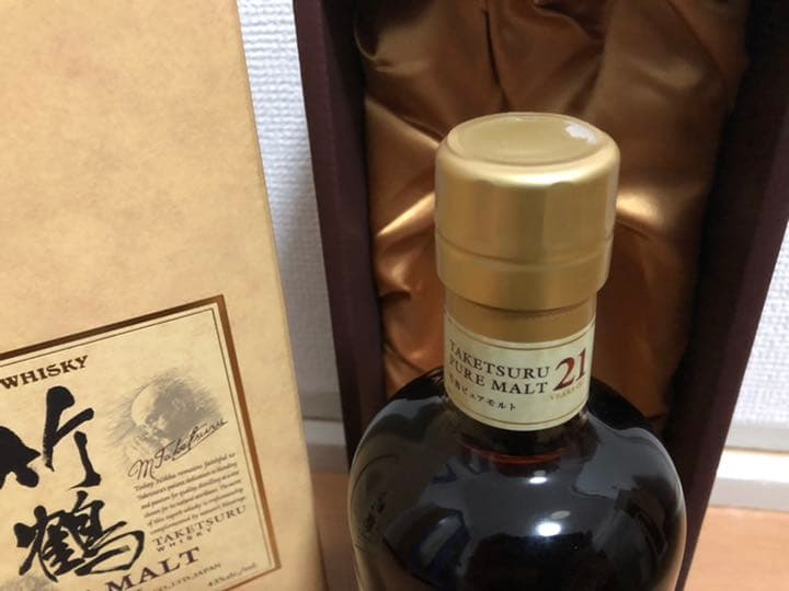 ニッカ　竹鶴２１年 化粧箱付　700ml