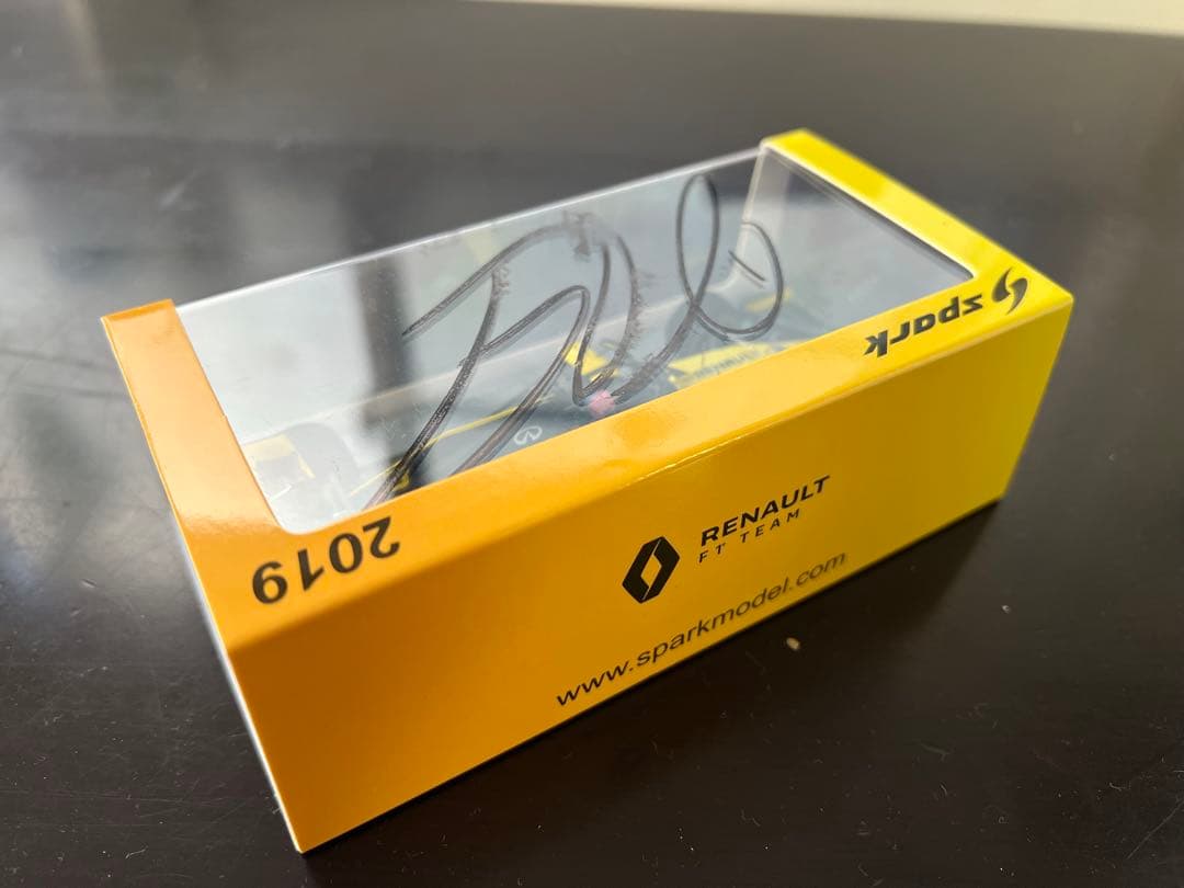 F1 Renault RS19 2019年ダニエルリカルド直筆サイン入り1:43