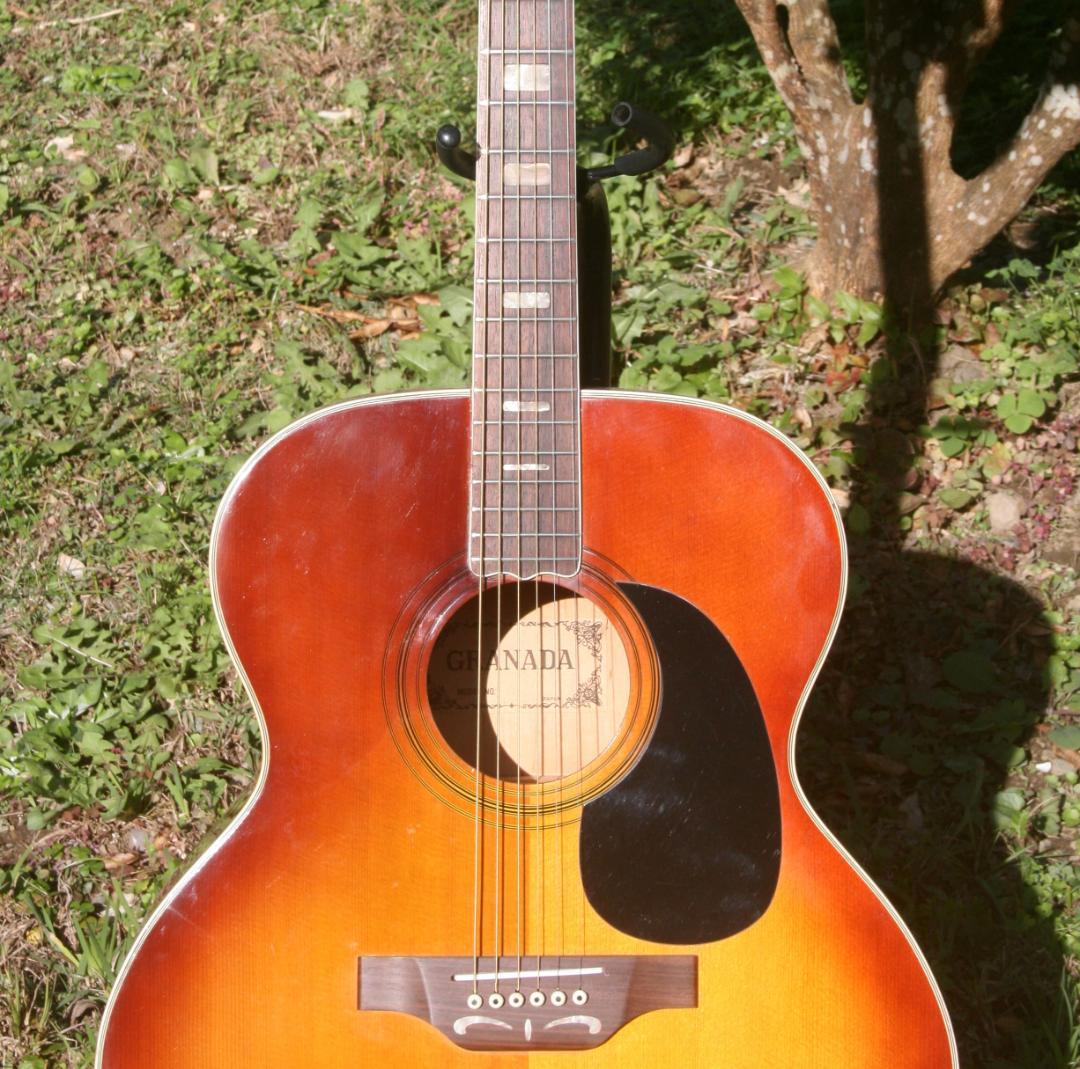 1970年代に日本の松本のマツモクで製造されたGranada J200モデル