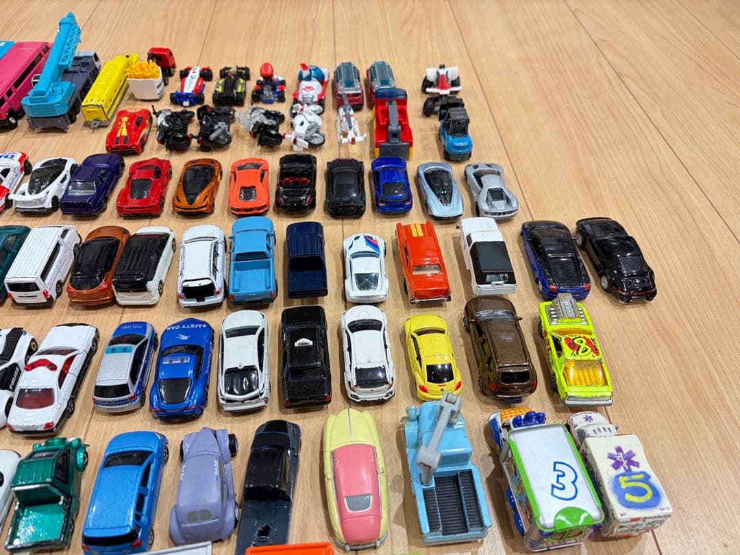 タカラトミー　トミカ　その他メーカー　１４０個　まとめ売り