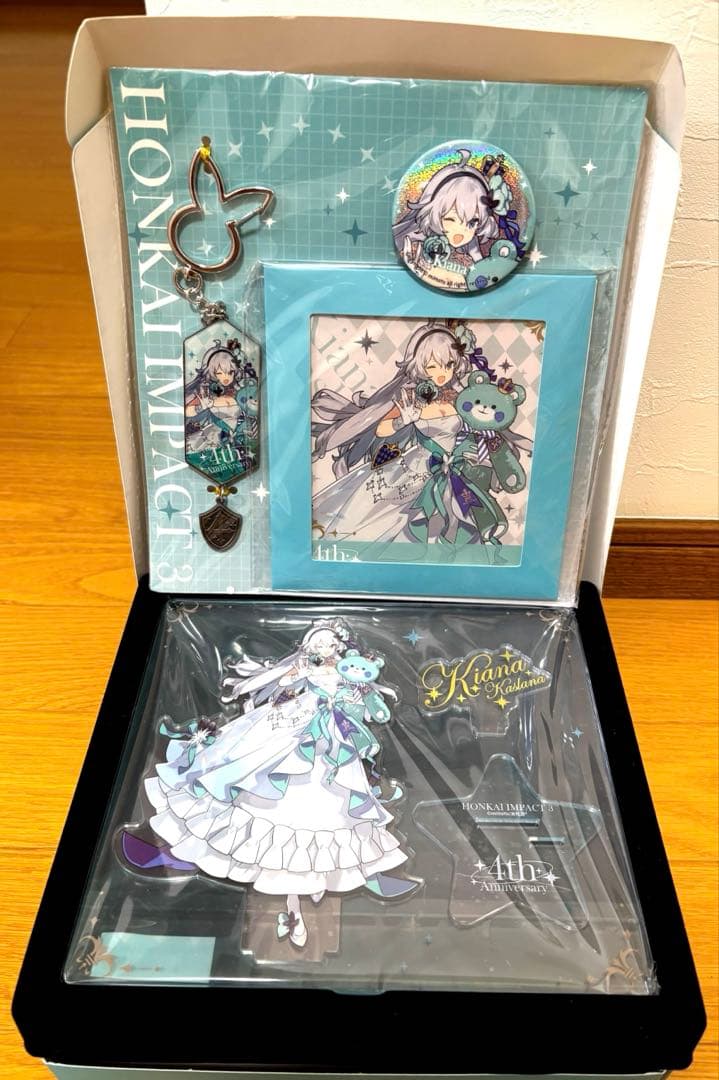 【限定品】崩壊3rd 4周年記念ボックス キアナver + クリアファイル　貴重