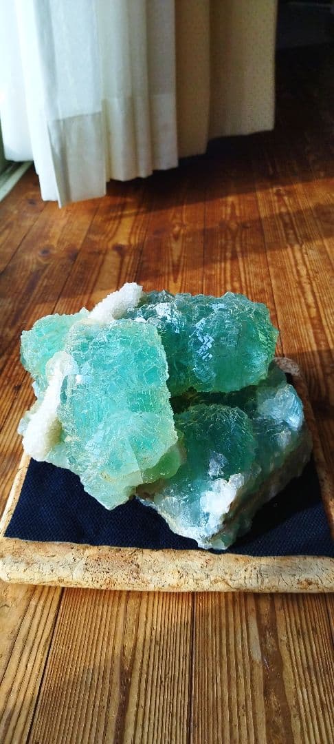 約8.5kg フローライト原石 結晶 発光　蛍石　鉱石　宝石　水晶　クリスタル