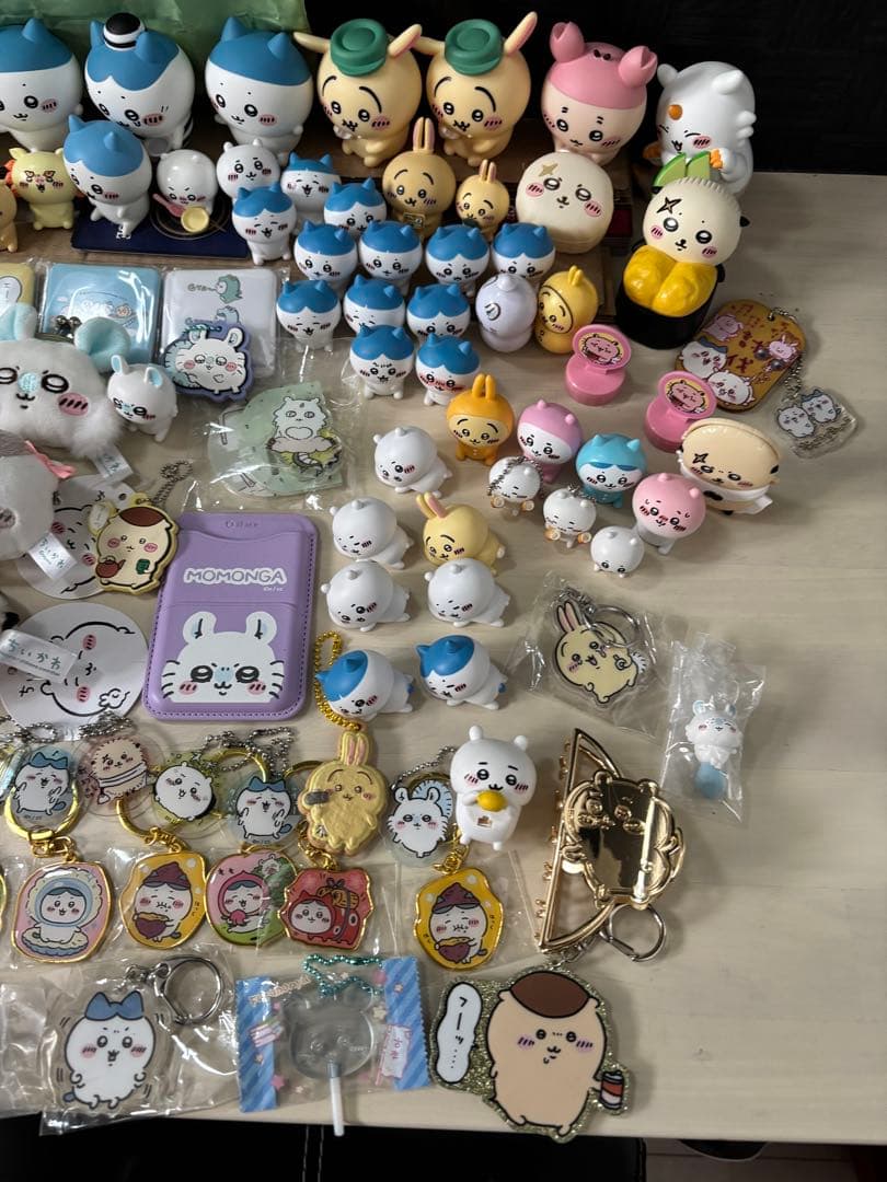 激安大量☆ちいかわ☆125体☆ガチャ☆フィギュア☆財布☆キーホルダー等