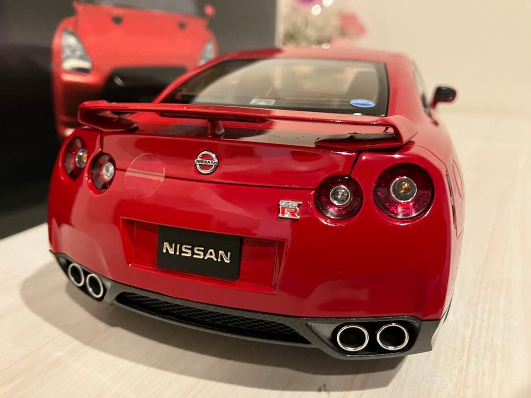 1/18 京商 日産 スカイラインGTR R35 Premium