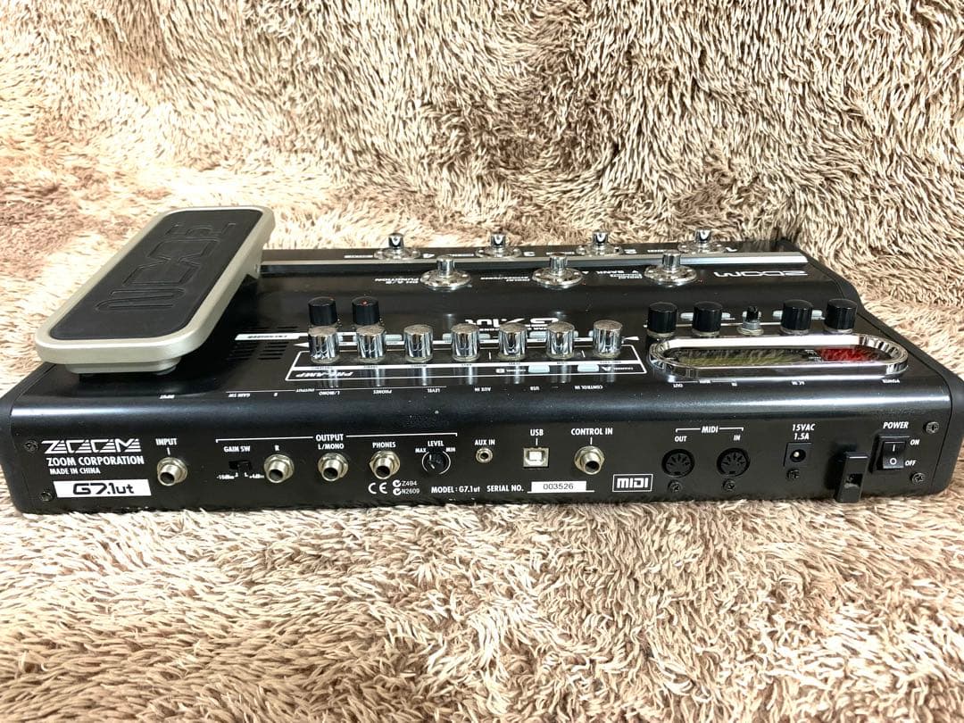 ZOOM G7.1ut ギターマルチエフェクター　アダプター付属