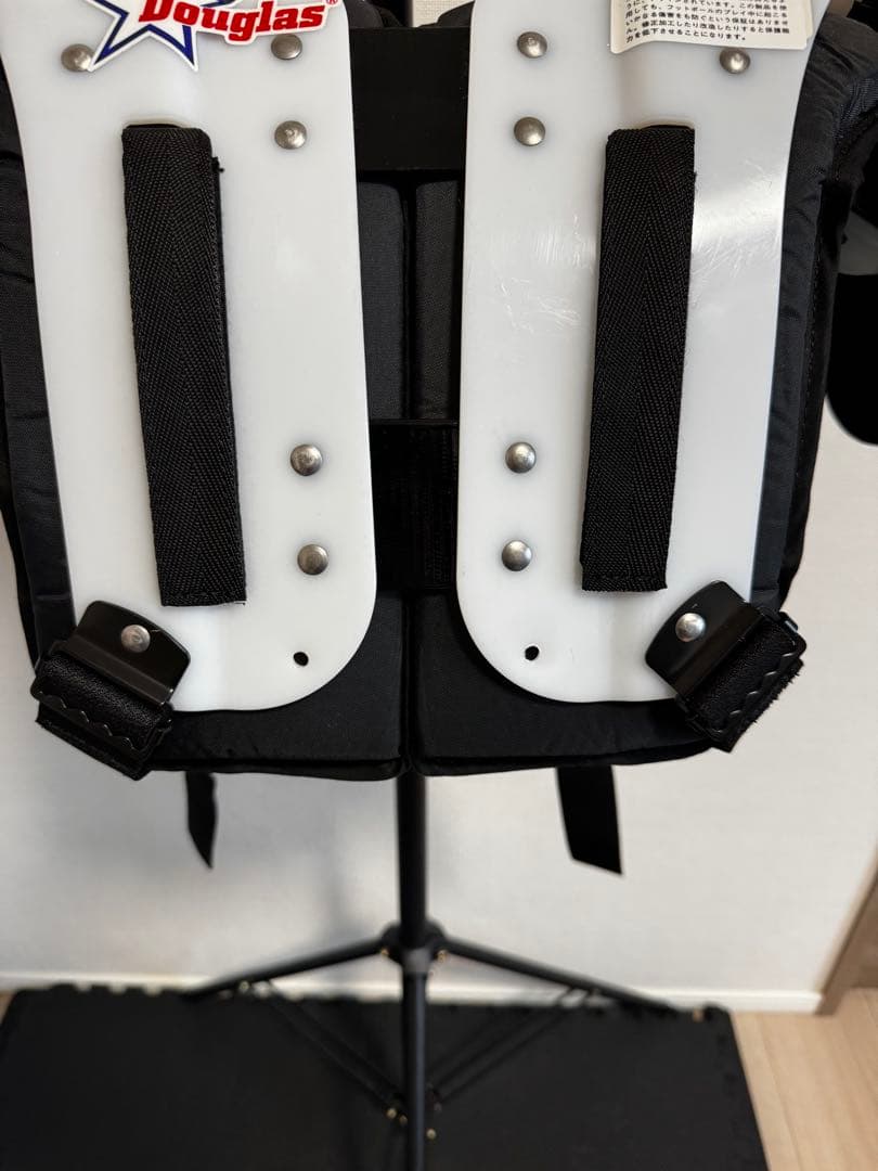 【新品】Douglas FF17 アメフト ショルダーパッド Sサイズ