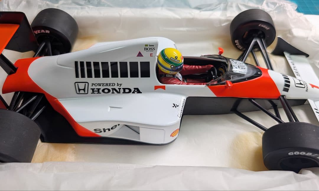 ミニチャンプス 1/18スケール マクラーレン・ホンダ アイルトン・セナ
