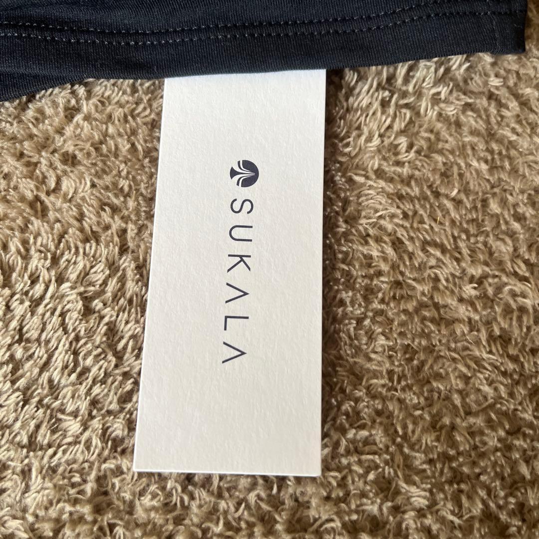 【SUKALA】カップ付きTシャツ＆レギンスセットアップ　Lサイズ