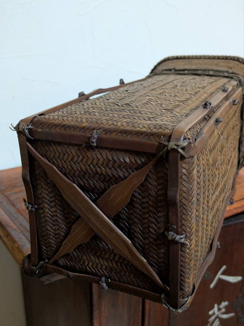JAPANESE BAMBOO BASKET 煤竹花籠 提籠 花篭 花器 花入