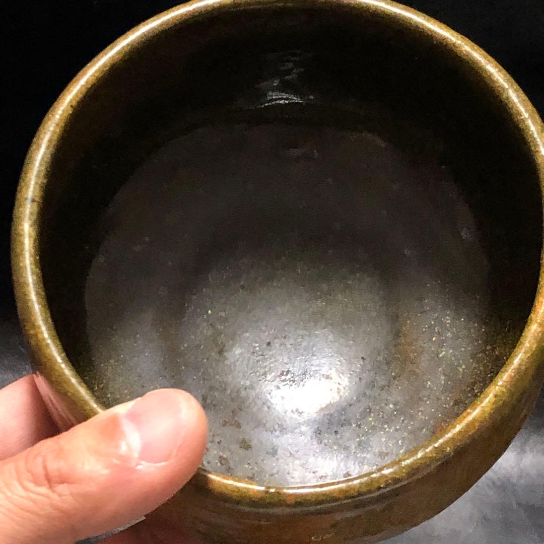 究極の古美術◆蔵から2色の飴色の釉薬がかけられた美しい抹茶茶碗が出てきた。茶道具