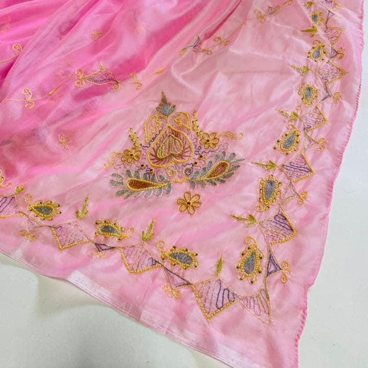 インド　サリー　豪華な刺繍　ピンク　シフォン　民族衣装
