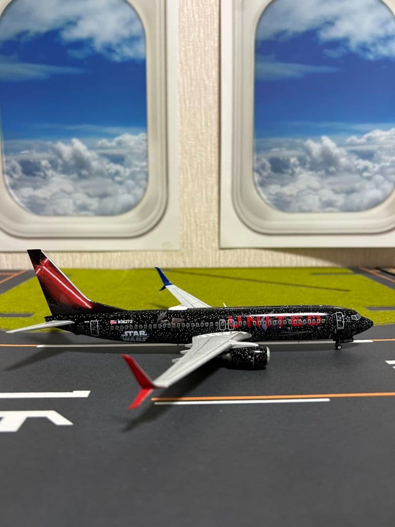 ユナイテッド航空 スター・ウォーズ　 B737-800 1/200