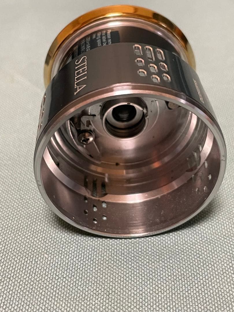 美品18ステラ 2500sスペアスプール STELLA シマノSHIMANO