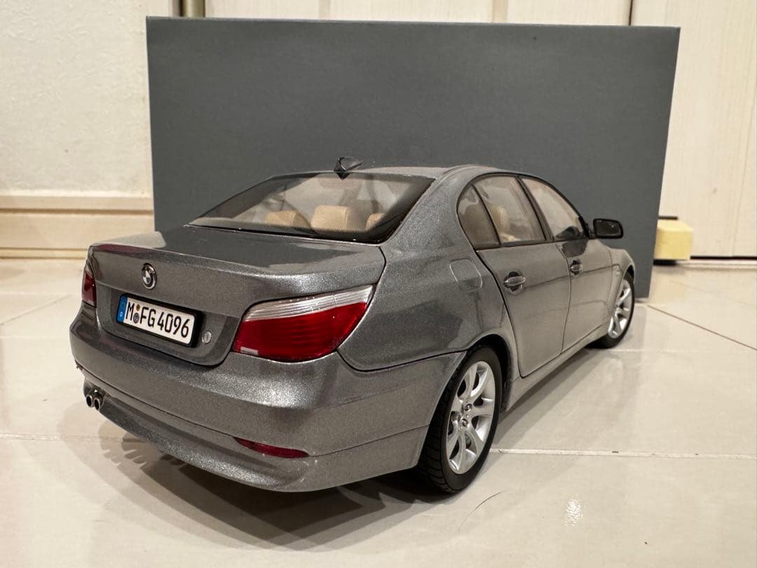  5er E60 ミニカー 京商 Kyosho ディーラー別注 18