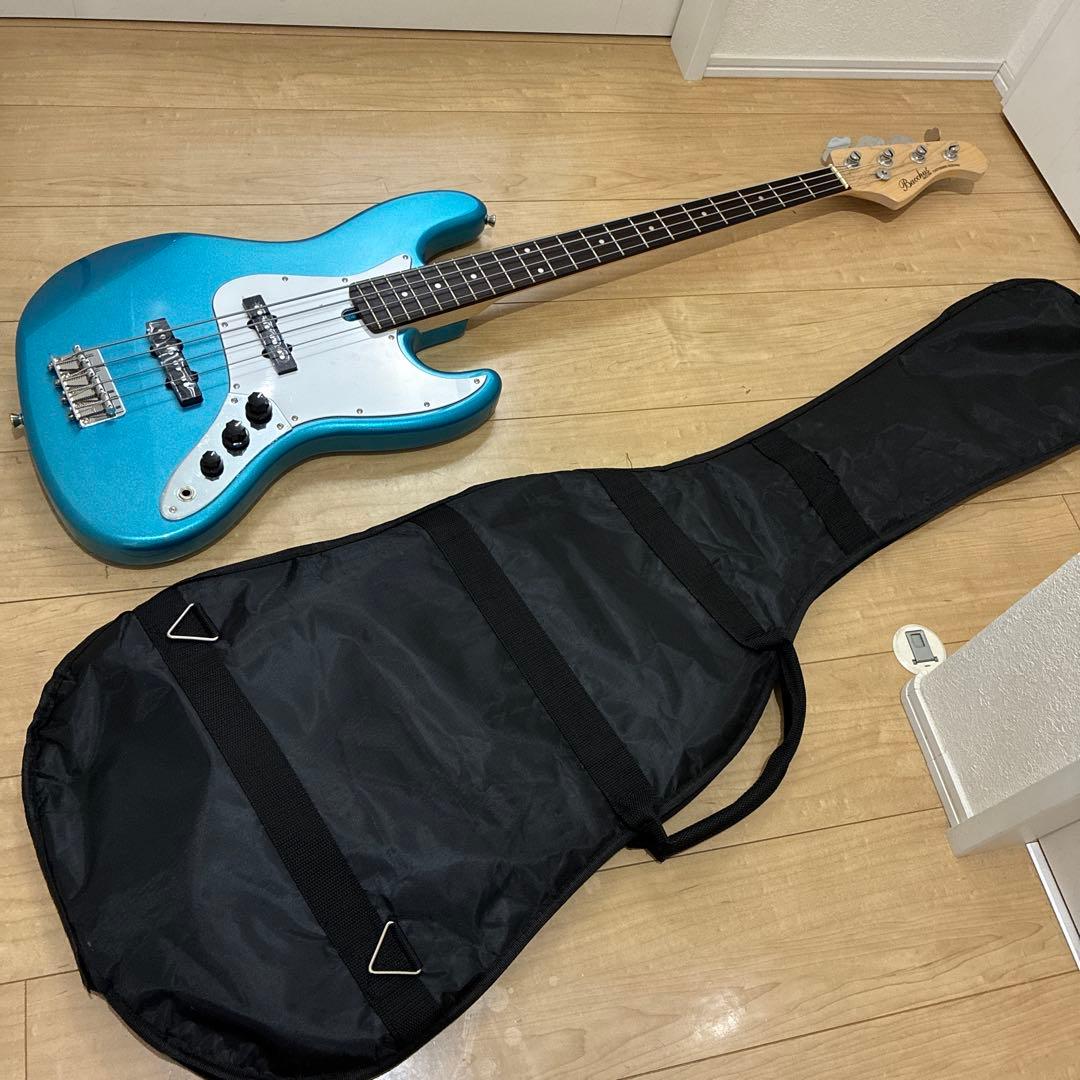 ほぼ新品！バッカス　ユニバースシリーズ　ジャズベースタイプベースギター　調整済み