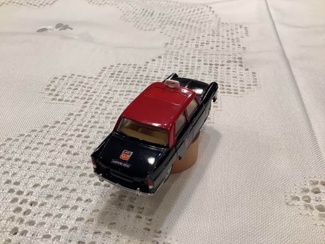 美品レア　仏製DINKY TOYS プジョー404タクシー　ミニカー