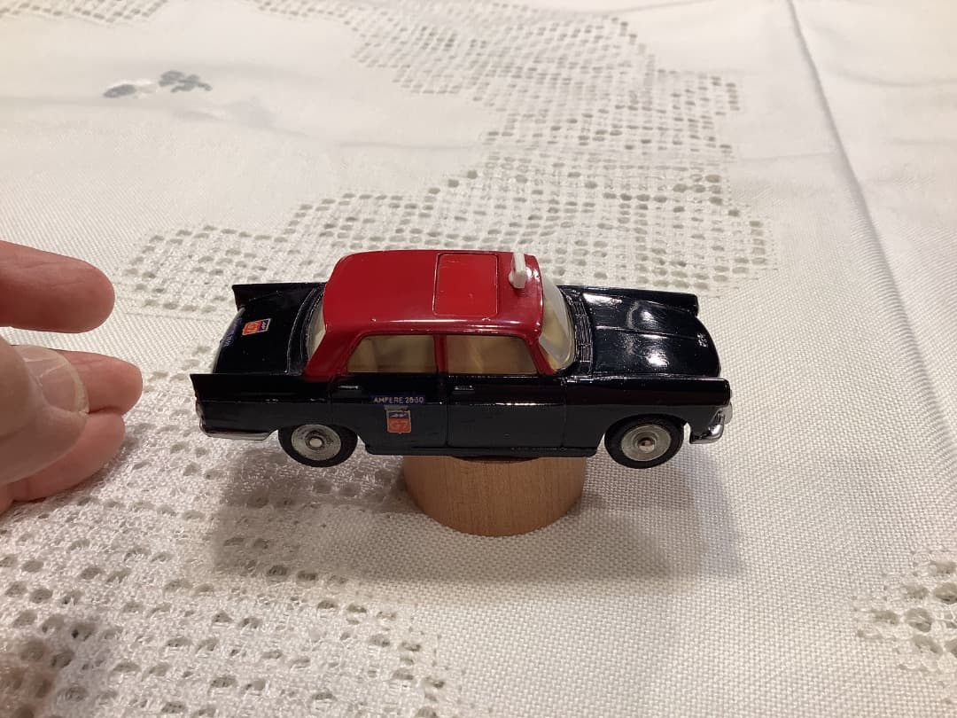 美品レア　仏製DINKY TOYS プジョー404タクシー　ミニカー