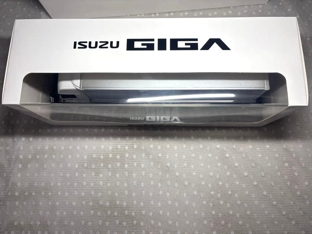 限定モデル【新品未開封】ISUZU GIGA 1/43 ミニカー　トラック