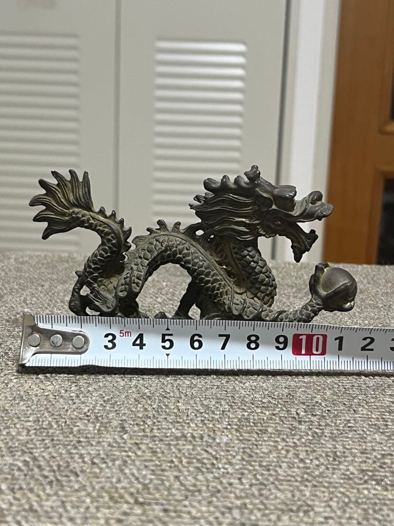風水 置物 龍の置物 龍ドラゴン 5本爪 右手に玉を持つ龍 金属工芸 銅製 文鎮