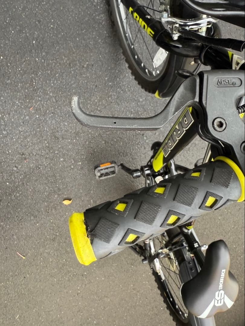 ジュニアスポーツ自転車 黒と黄色 前面バスケット付き22インチ札幌引き渡し