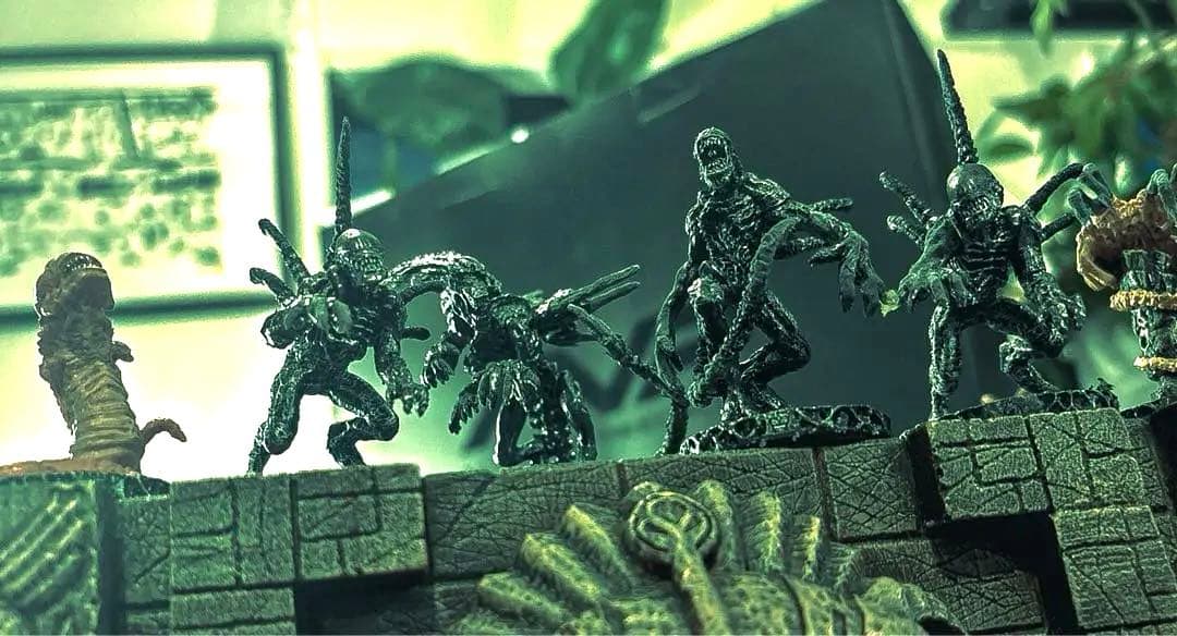 新品セール！Aliens vs Predatorエイリアンプレデター限定チェス