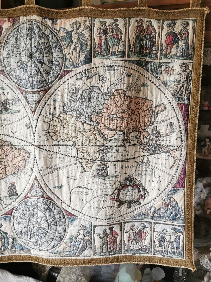 アンティークドイツ ローゼル 17世紀世界地図天体図 ブティ風キルト タペストリ