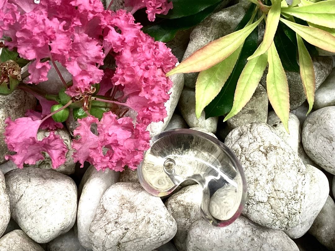 ✳貴重‼️ 国産水晶最高峰の黒平水晶大型勾玉　透明感良好　ネックレスにも　鑑別書付