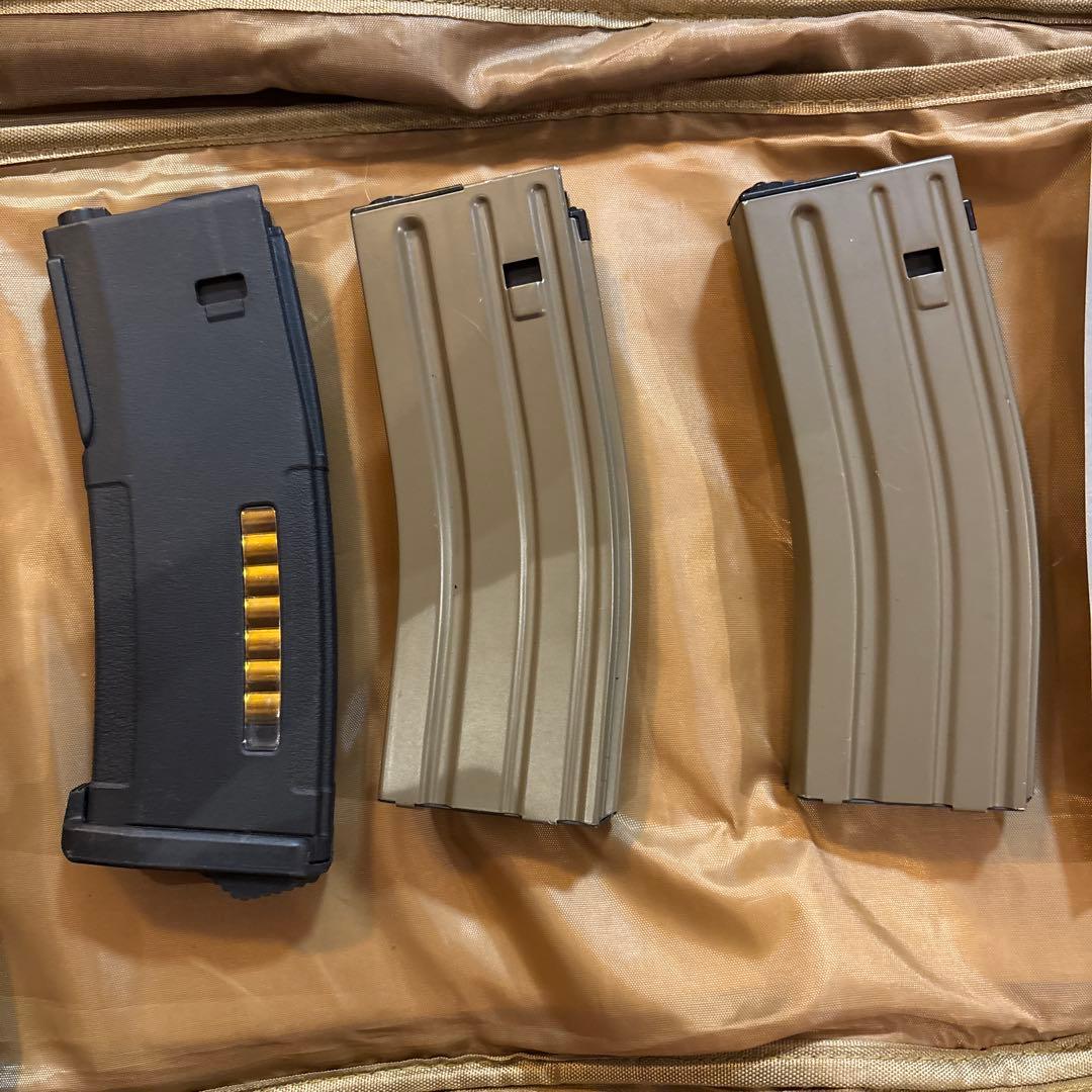 次世代電動ガン SCAR-L CQCタンカラー マガジン3本付き