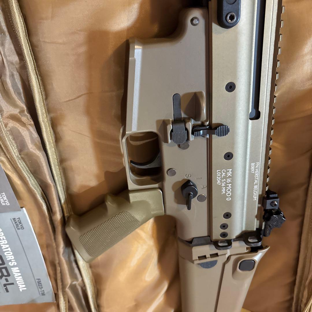次世代電動ガン SCAR-L CQCタンカラー マガジン3本付き