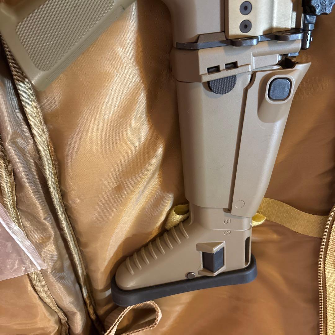次世代電動ガン SCAR-L CQCタンカラー マガジン3本付き