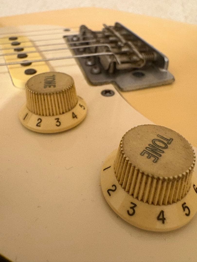 て*つ様 Jimi Hendrix Stratocaster model クリー