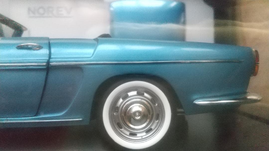 NOREV 1/18 Renault Caravelle 1964 ミニカー
