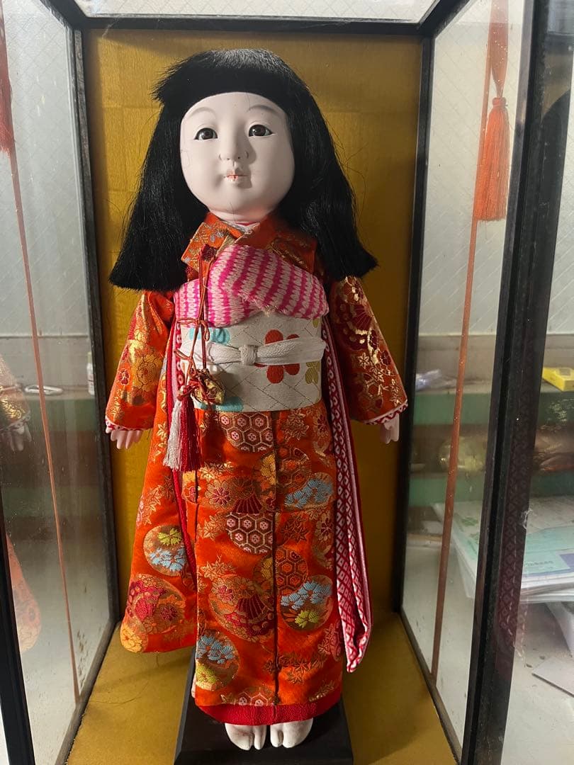 市松人形 オレンジの花柄着物 ケース付き