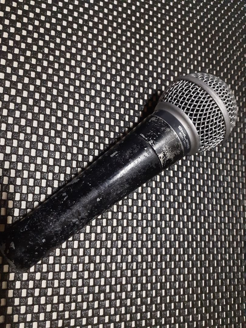 SHURE SM58 ビンテージ、ポルシェロゴ。動作品ですがキズありです。