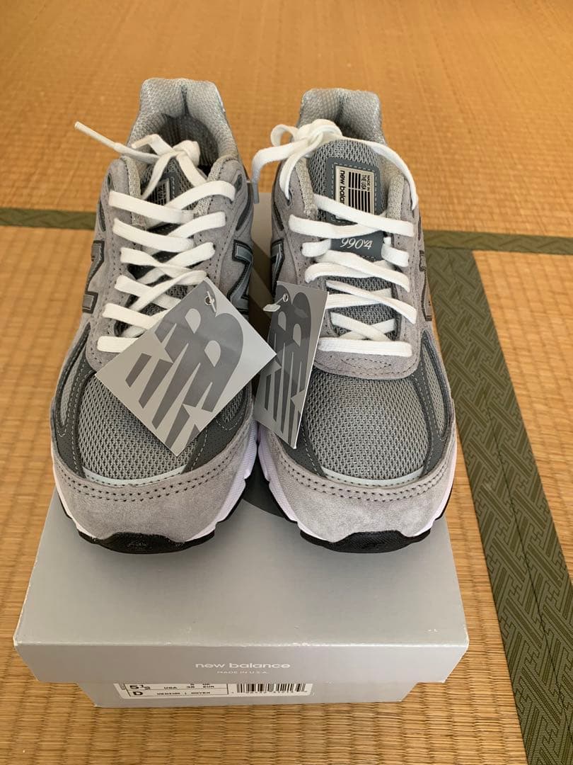 new balance スニーカー グレー 新しいタグ付き