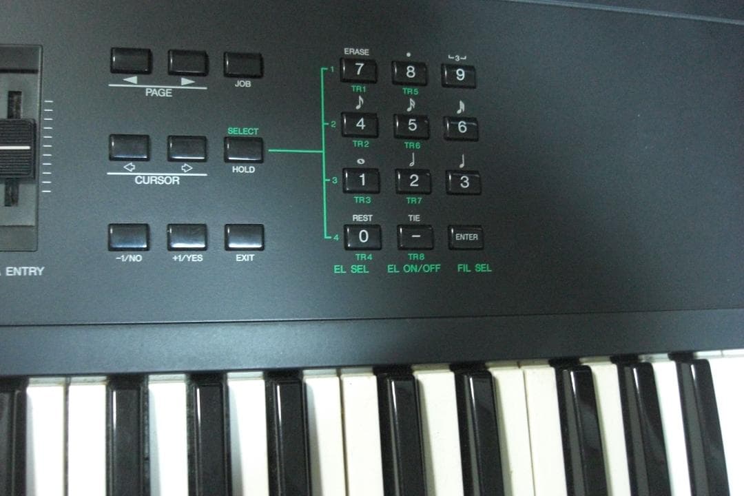 中古！ヤマハ　yamaha シンセサイザー　キーボード　SY55