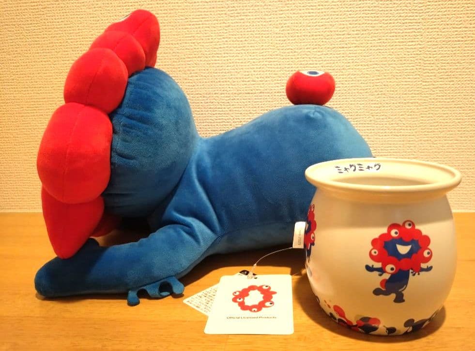 ミャクミャク　這い型　Lサイズ　ぬいぐるみ　推しカラー　黄緑　壺　黒ミャクミャク