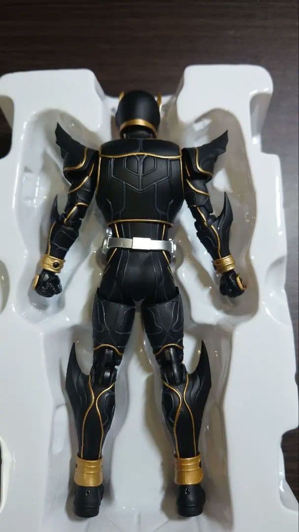 真骨彫製法　仮面ライダークウガ　アルティメットフォーム