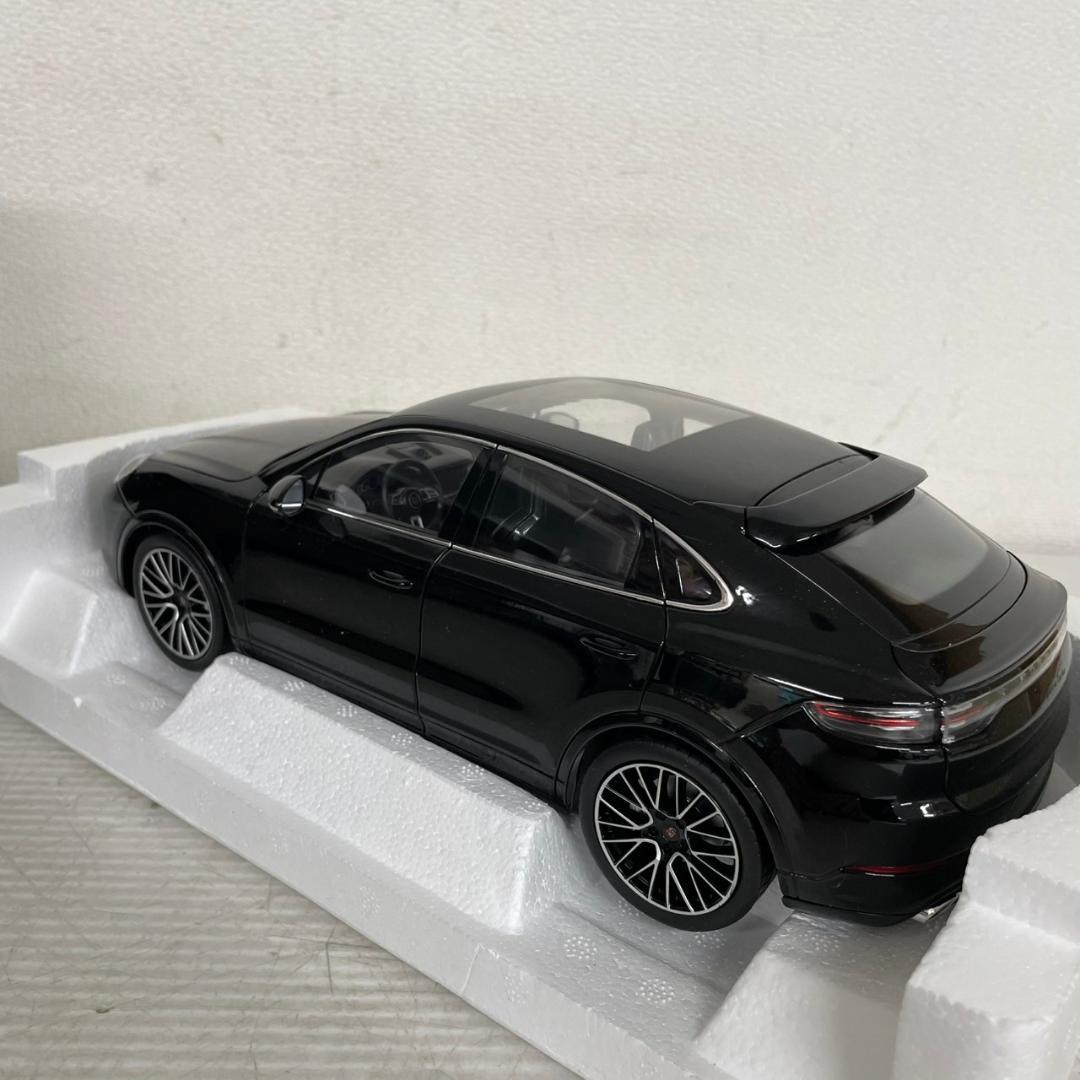 ノレブ ポルシェカイエン ターボ クーペ2019 1/18 ミニカー Y0945