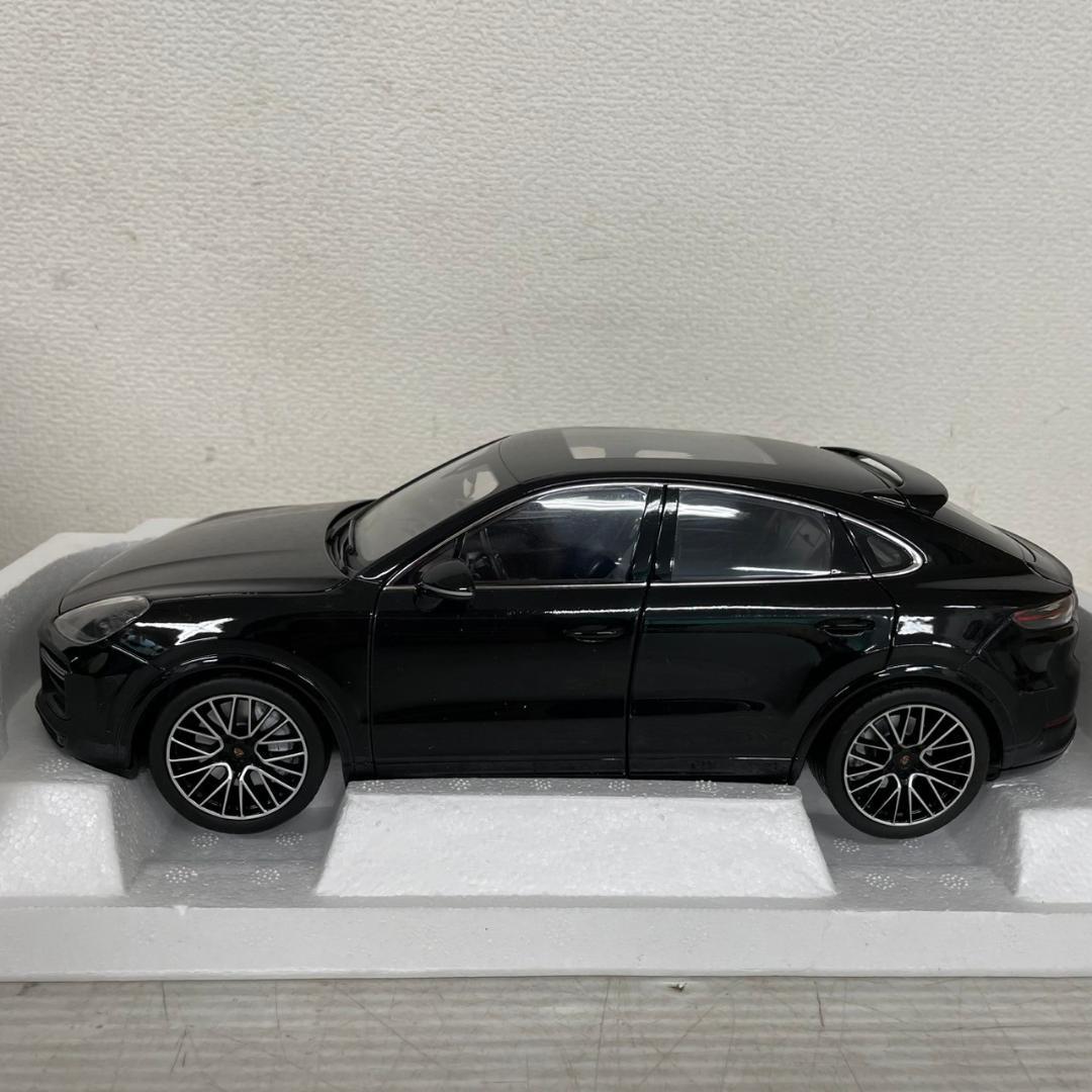 ノレブ ポルシェカイエン ターボ クーペ2019 1/18 ミニカー Y0945
