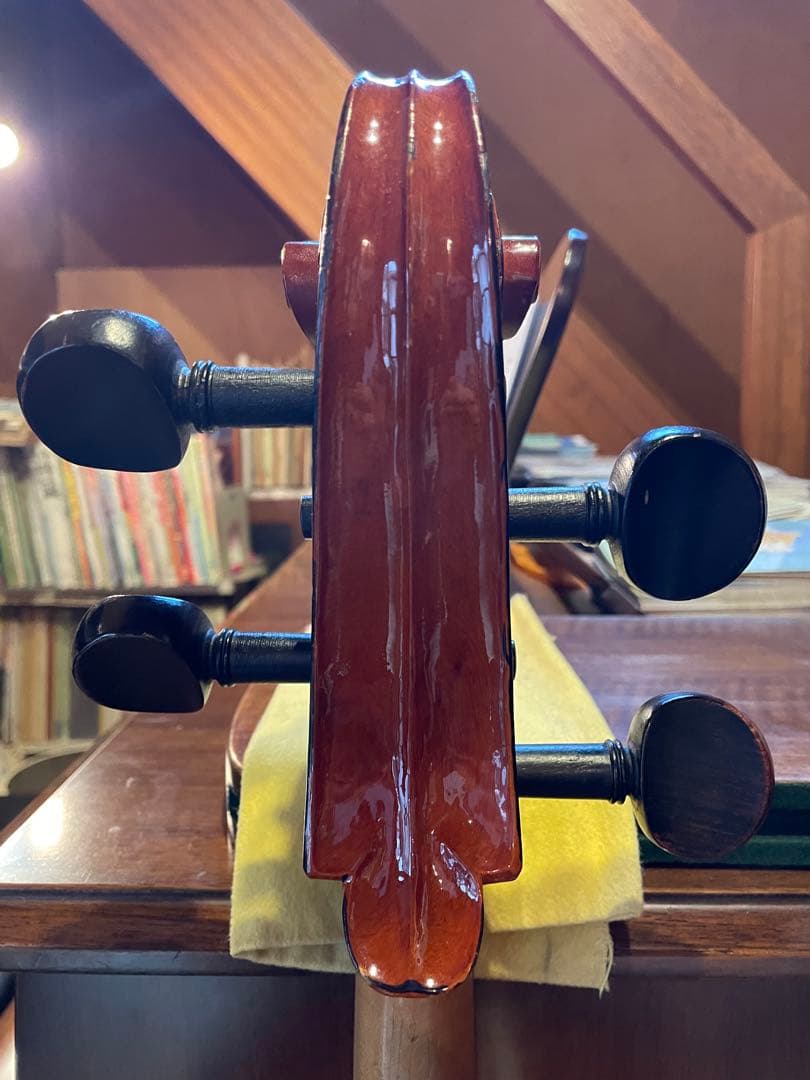 チェロ　4/4 弓　セミハードケース付き