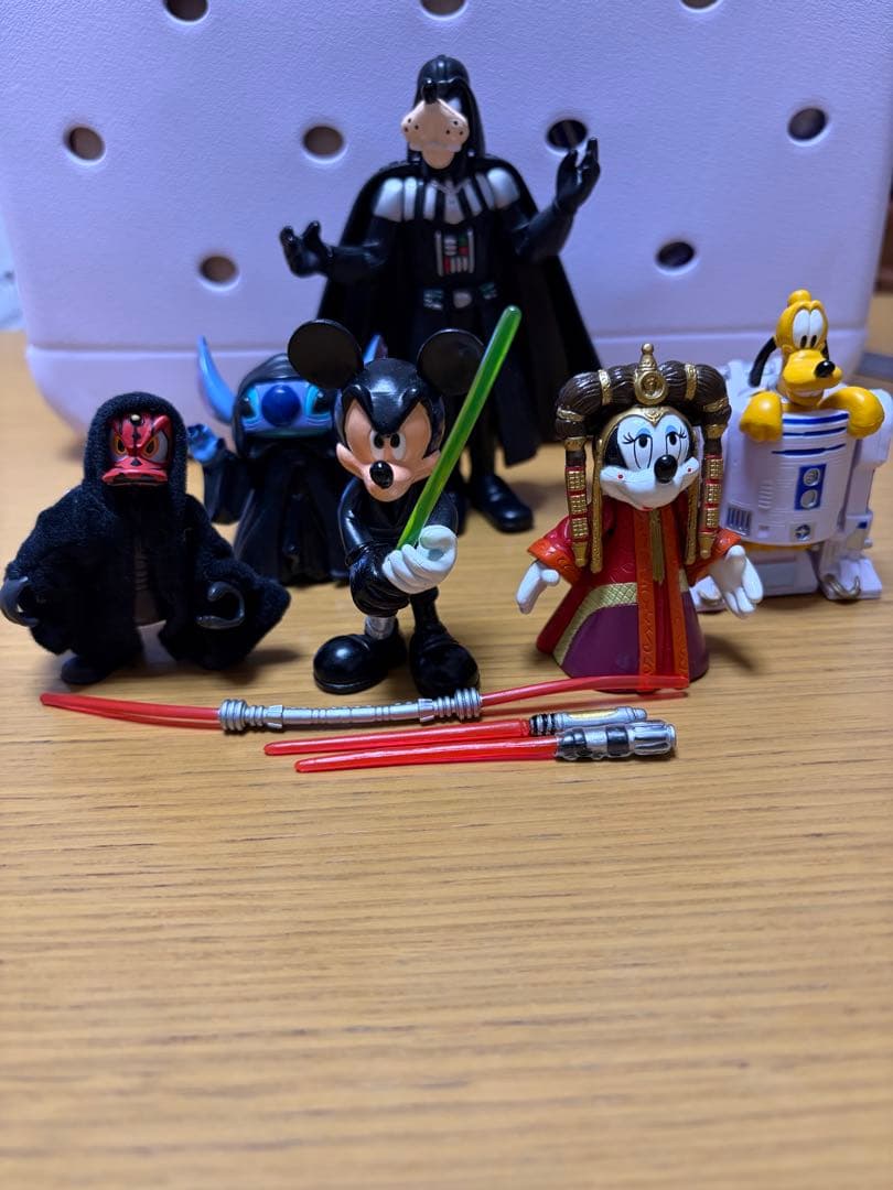 スターウォーズ　ディズニーフィギュア