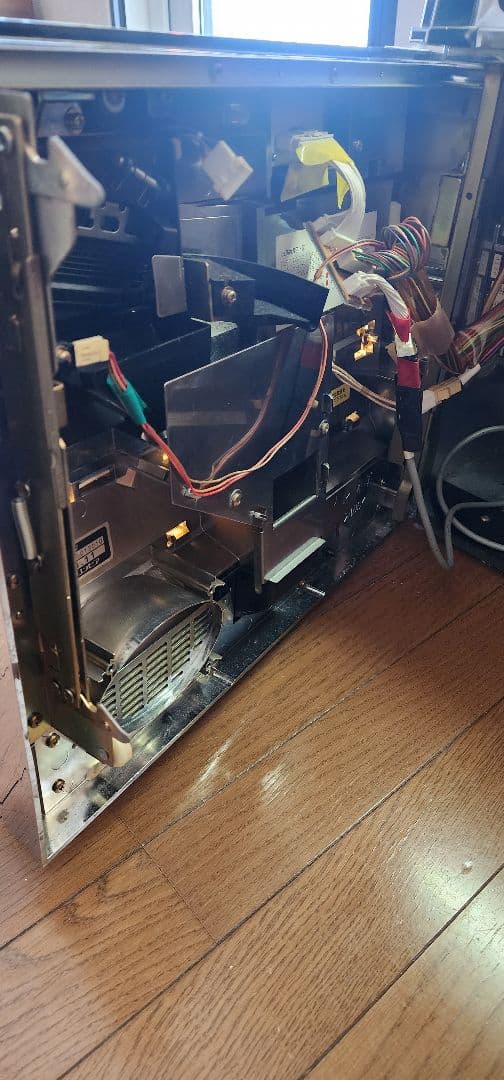 アントニオ猪木自身がパチスロ機 不要機付き