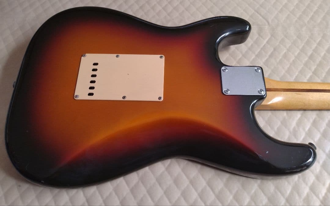 Squier by Fender 日本製　シルバーシリーズ