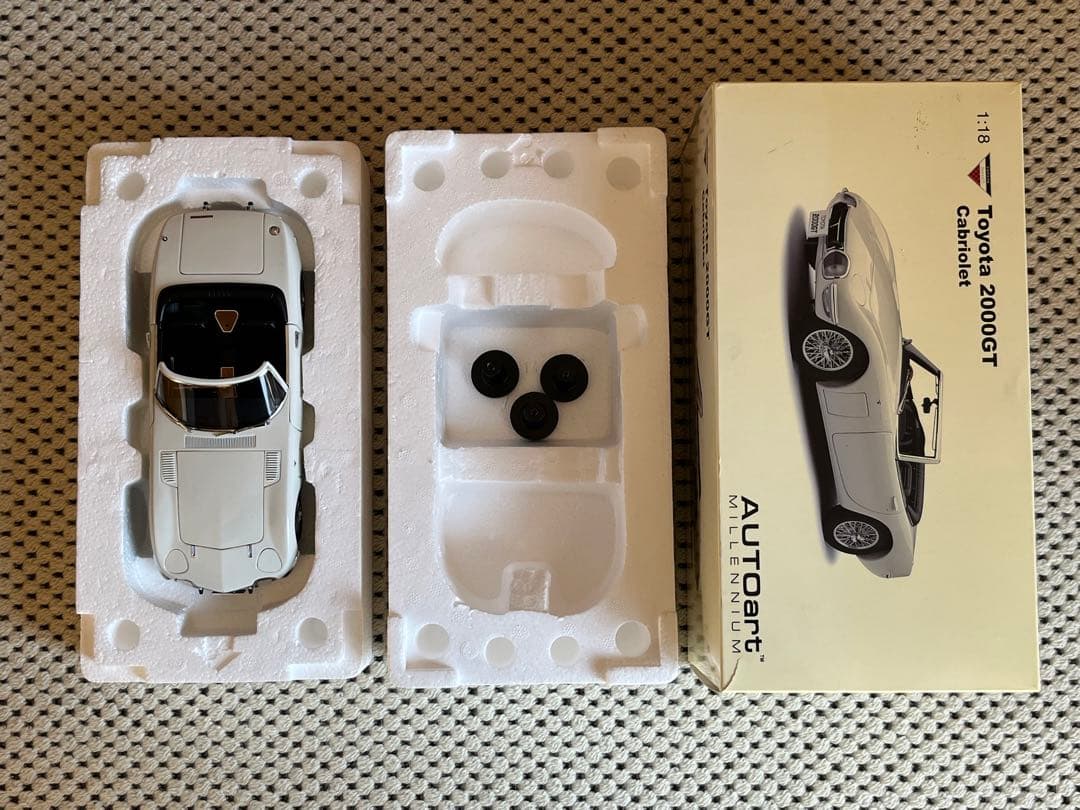 【最終お値下げ】オートアート製1/18ミニカートヨタ2000GTカブリオレ