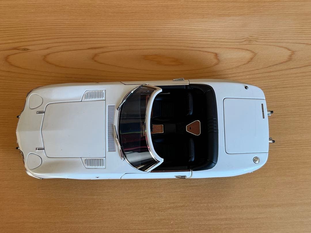 【最終お値下げ】オートアート製1/18ミニカートヨタ2000GTカブリオレ