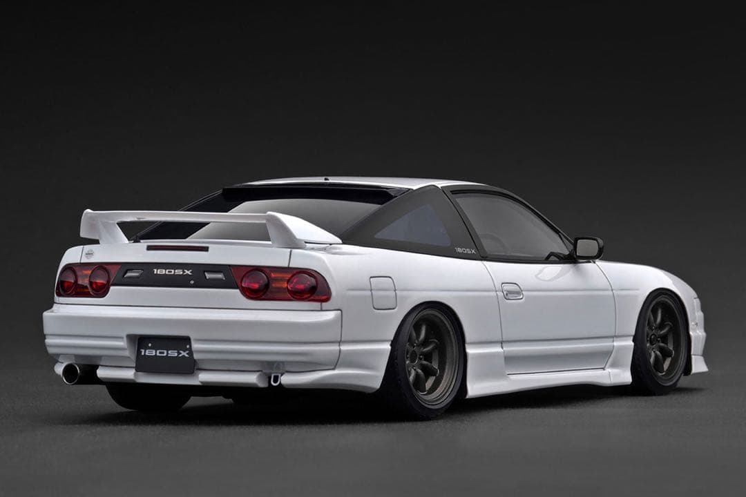 1/18 イグニッションモデル Nissan RPS13 180SX 白