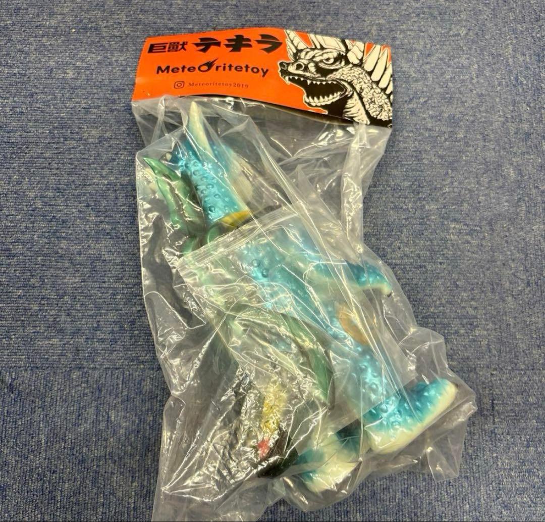 meteoritetoy 巨獸テキラ ILUILU zollmen